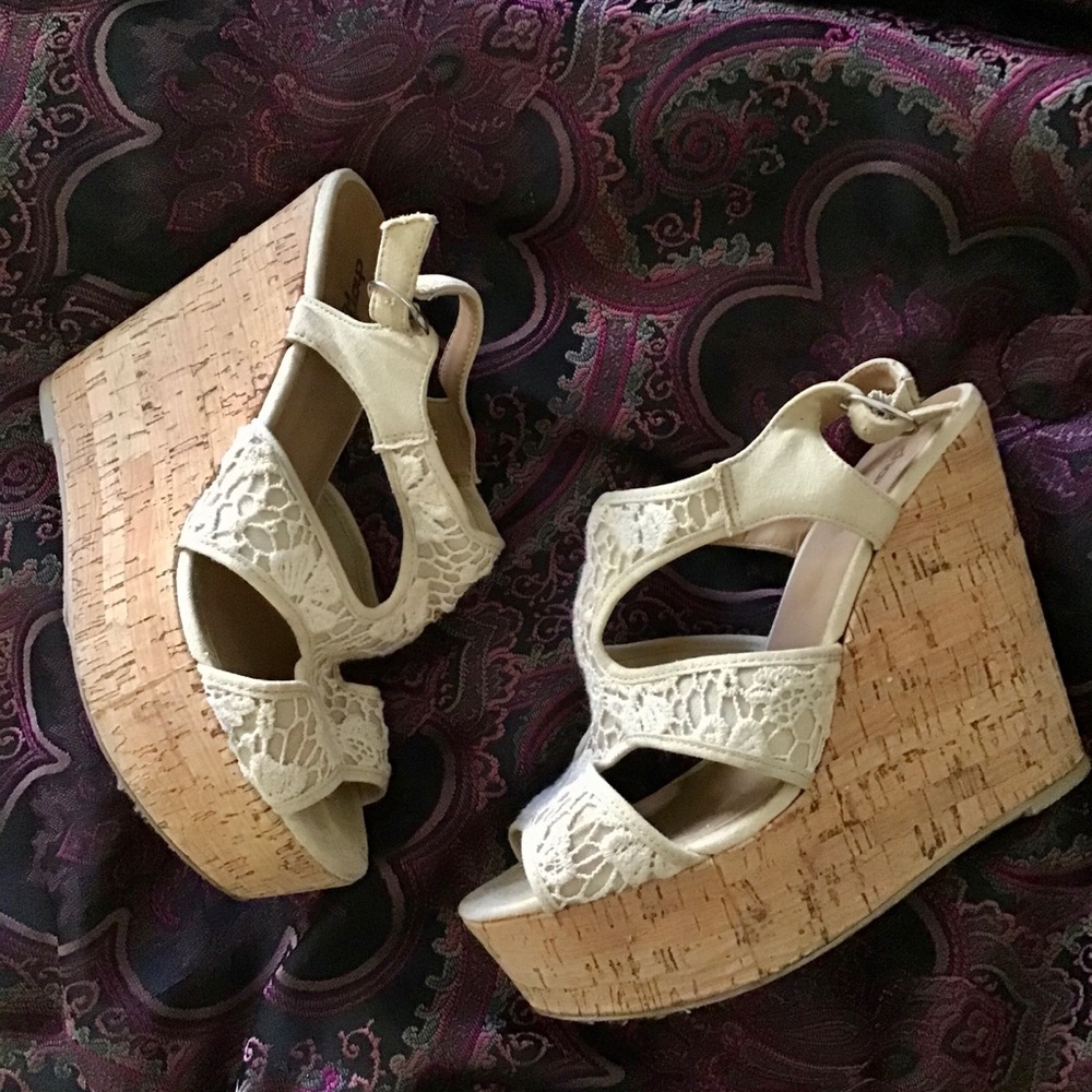 Lace wedges